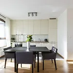 Big Apart-Old Town- 3 Rooms- 10 People- Garage- Lift- New Building