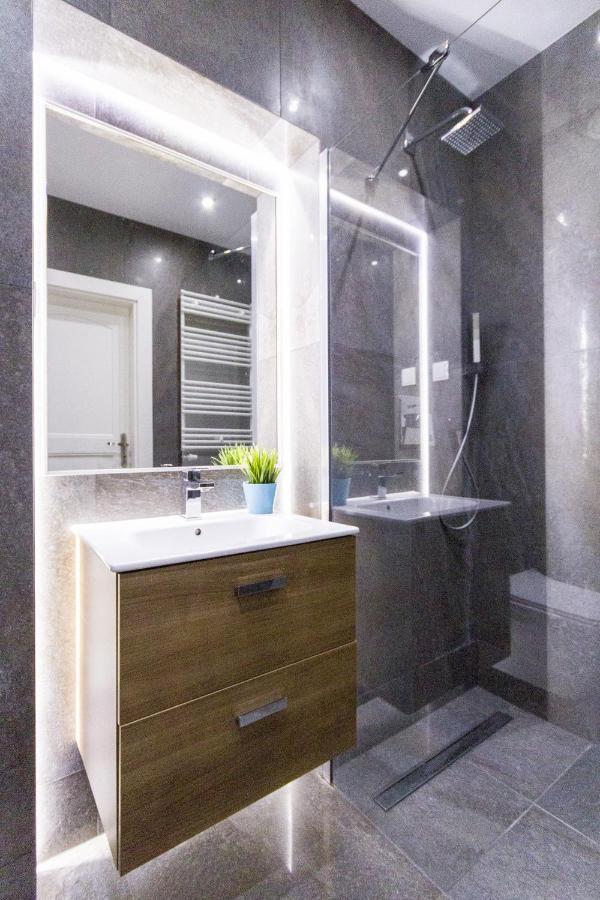 Big Apart-old Town- 3 Rooms- 10 People- Garage- Lift- New Building * Breslau